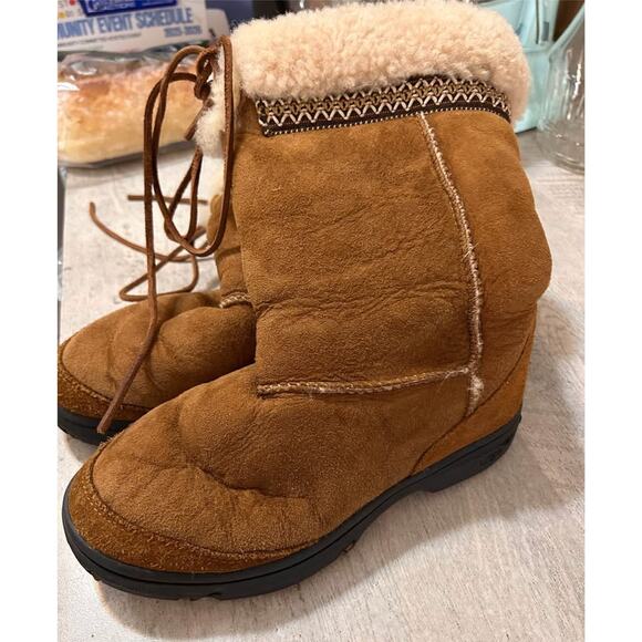 Sz 7 - Ugg Shearling Cuff Boot - Picture 1 of 5